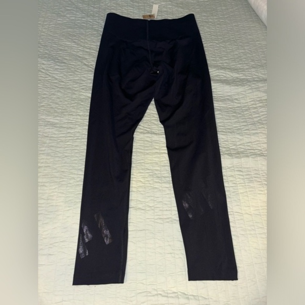 NWT PINK Active black leggings